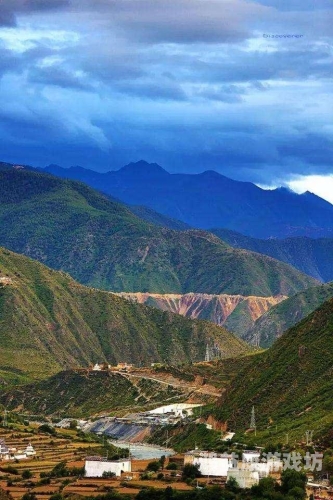 亚洲日本中文一区二区深度解析，文化与信息的交融地带