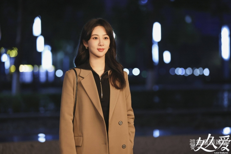 九九爱www免费人成精品青春不散场，爱久情长——要久久爱观后感与深度解读