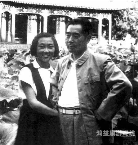 乌阵亡军人家属，战争夺走黄金一代，留下无尽悲痛与反思乌什事件