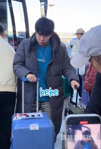 孙颖莎爆冲球威力惊人，邱教练肚子被打红引热议孙颖莎和教练的口头禅