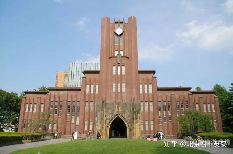 日本成人影片产业，法律、伦理与社会的多维视角