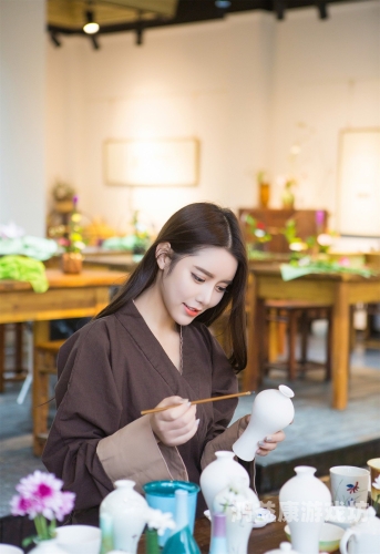 中文字幕制服丝袜人妻，文化现象与审美趋势的深度解析人妻制服中治号