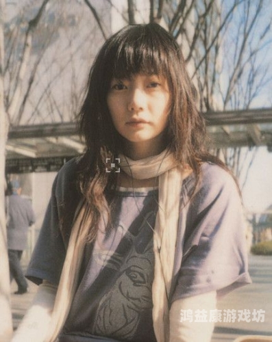 久久综合伊人一区二区三，深度解析这一现象背后的社会与文化意义依人综合在合线