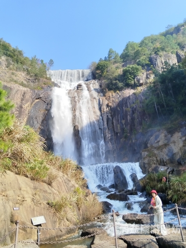 探索自然奇观，久久久久又大又湿又高潮的瀑布之旅