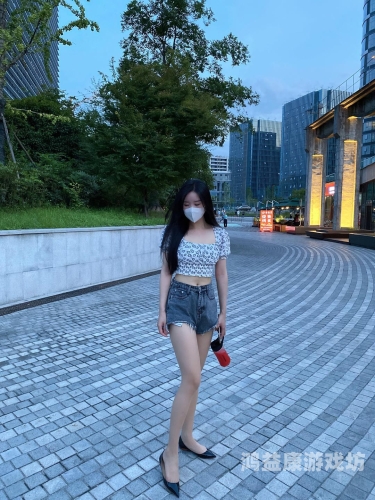 久久亚洲中文字幕丝袜长腿，时尚与文化的完美融合