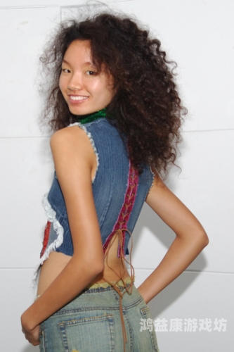 亚洲人成伊人成综合网中文强亚洲人成伊人成综合网中文强势崛起，文化融合与数字时代的交汇点