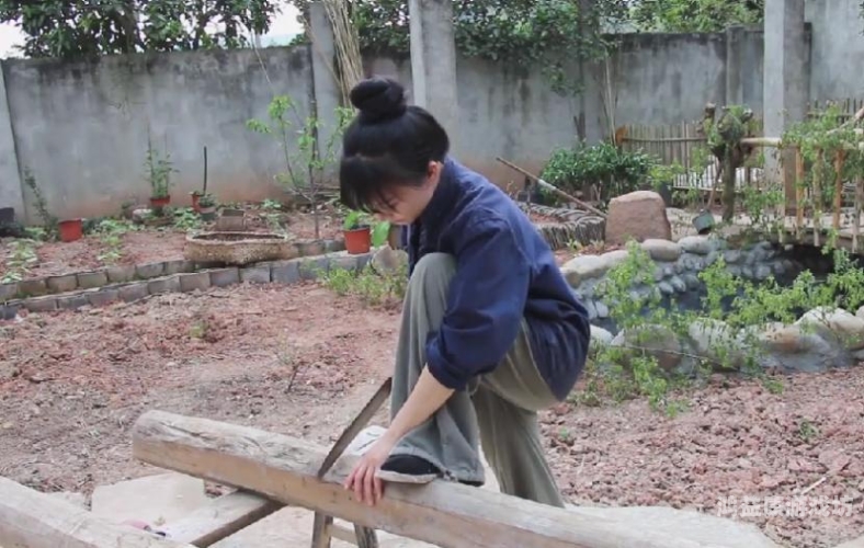 2021人妻视频在线2021年人妻视频在线现象解析，网络伦理与法律边界的探讨