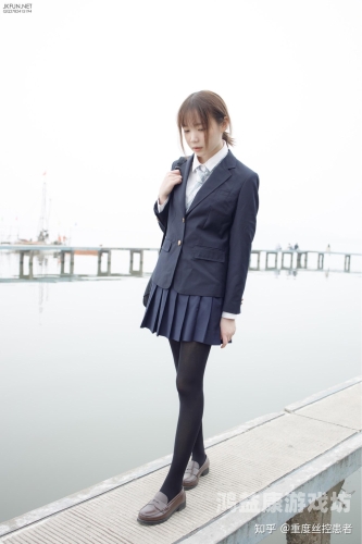 制服丝袜在线视频人妻中文字幕，网络文化背后的社会现象与反思