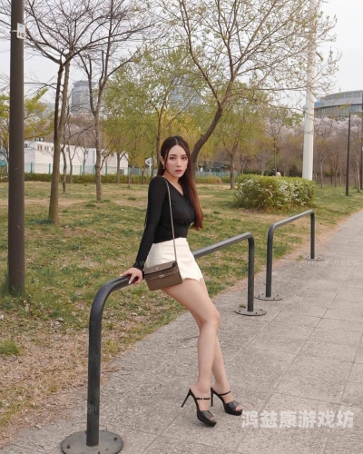 白嫩丰满少妇大战黑人的神秘故事