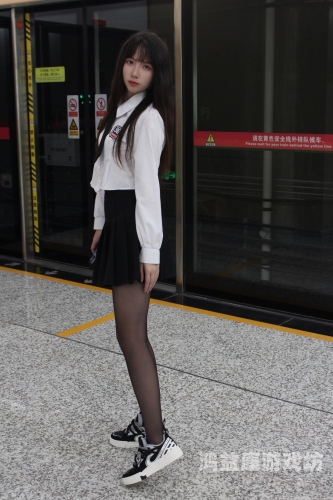 新闻资讯，高跟黑色丝袜的诱惑与禁忌丝袜高跟鞋与各种服饰间的搭配