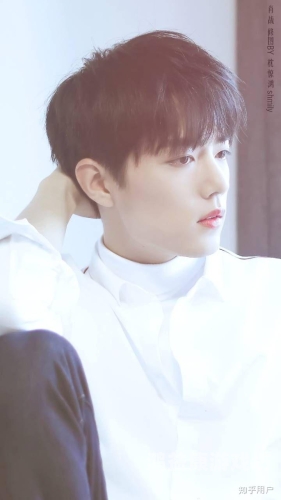 老汉与清纯校花的神秘故事，一段禁忌的探索粗壮老汉知乎