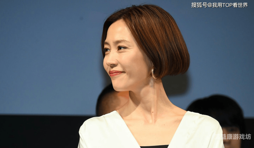 井欧美俄罗斯风情美女出街，高挑白人韵味令人倾倒