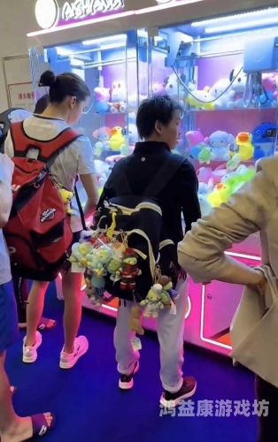 男奴舔脚男奴舔脚，网络热议背后的新闻资讯